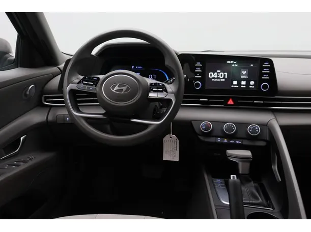 Car image 15