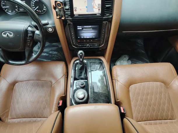 Car image 25