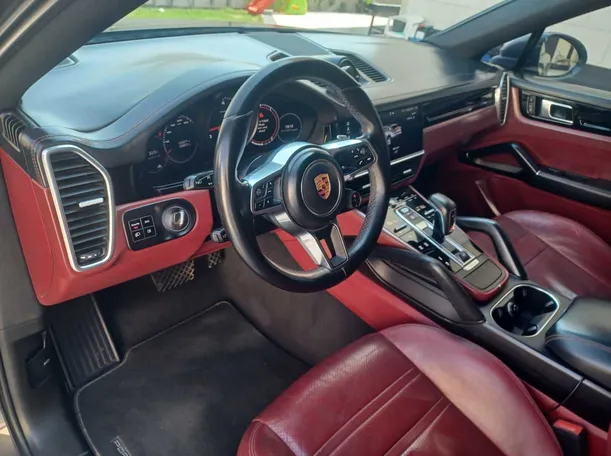 Car image 11