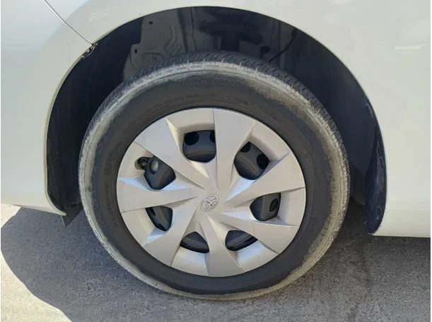 Car image 9