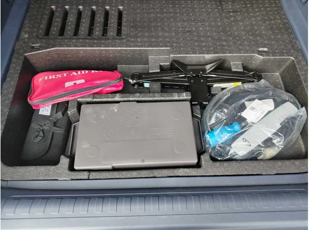 Car image 47