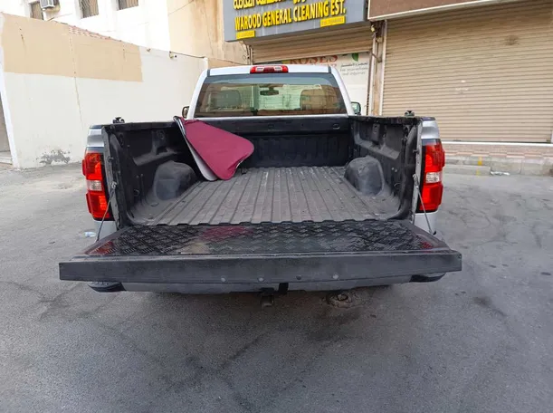 Car image 20
