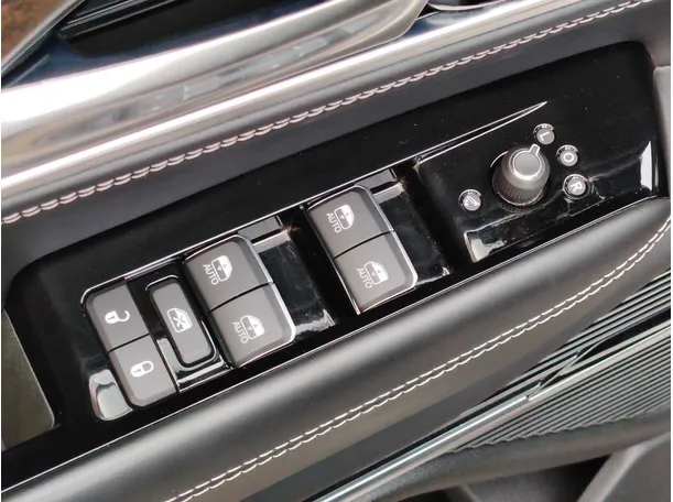 Car image 36