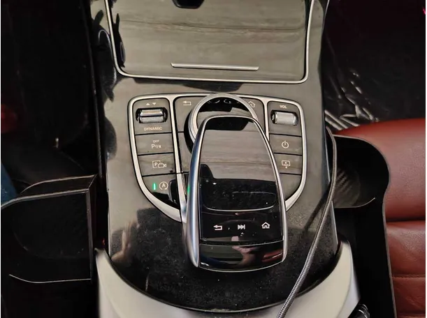 Car image 23