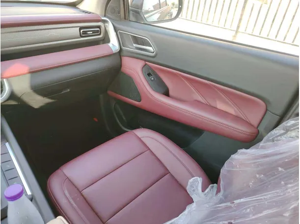 Car image 33