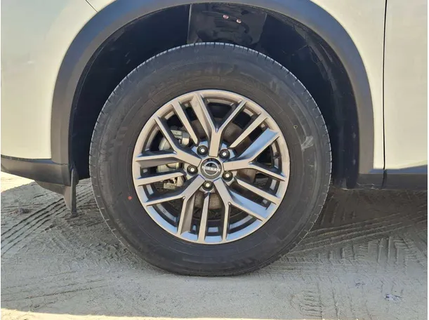 Car image 9