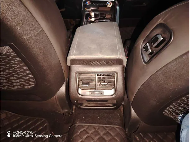 Car image 36