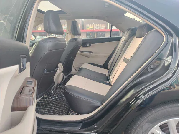 Car image 15