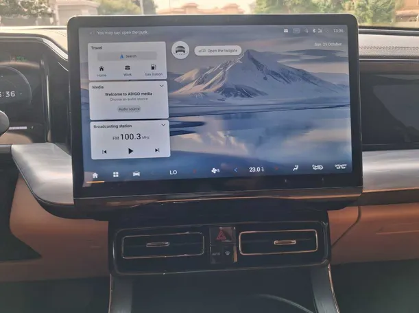 Car image 16