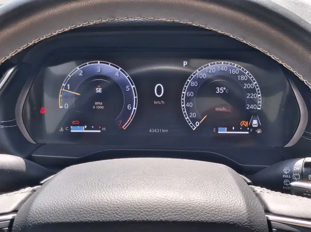 Car image 18