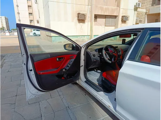 Car image 11
