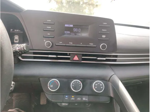 Car image 23