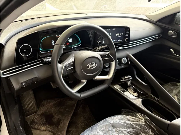 Car image 7