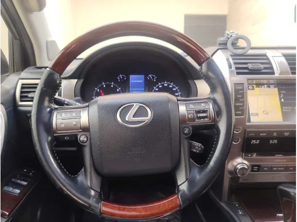 Car image 24