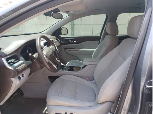 Car image 12