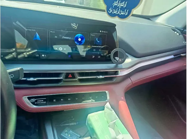 Car image 25