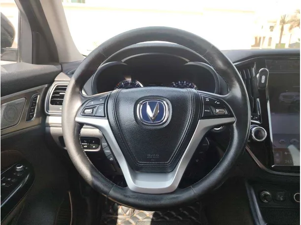 Car image 22