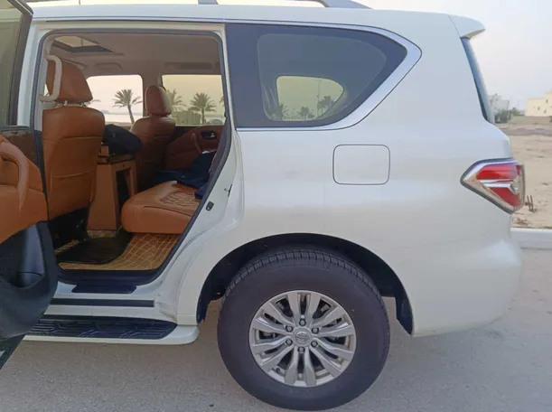 Car image 17