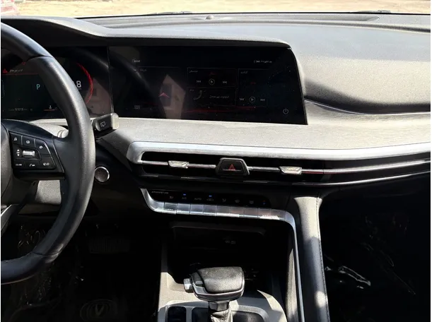 Car image 20