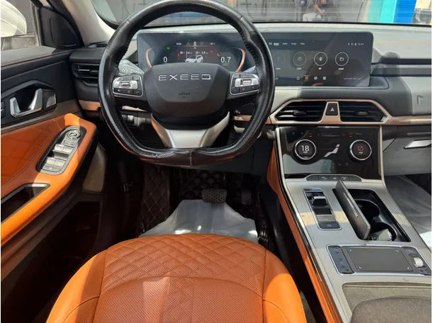 Car image 17