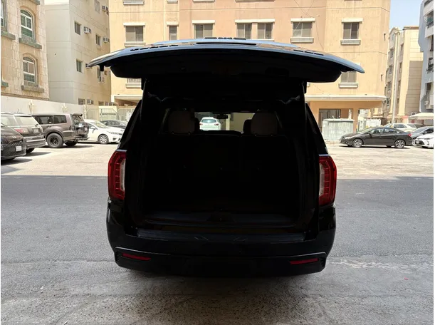 Car image 24