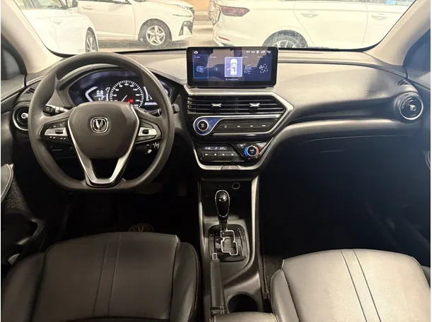 Car image 19