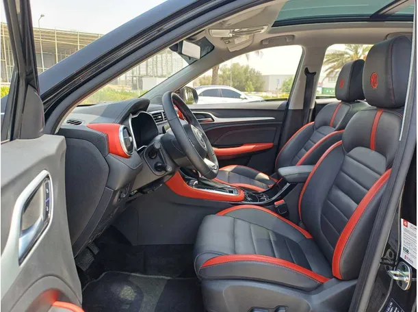 Car image 12