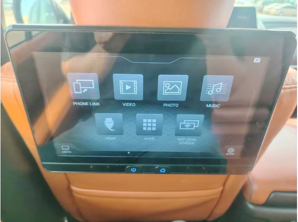 Car image 33