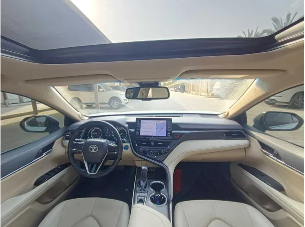 Car image 16
