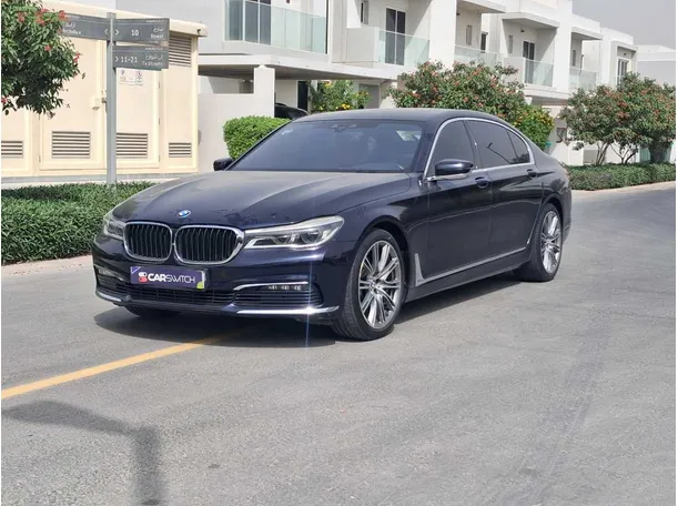 2019 بي ام دبليو 730 في الإمارات