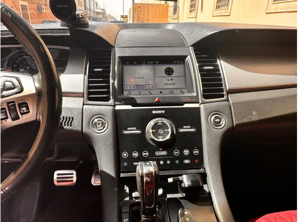 Car image 17