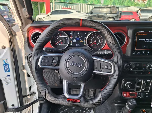 Car image 18
