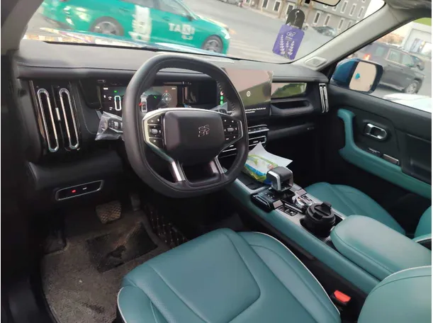 Car image 15