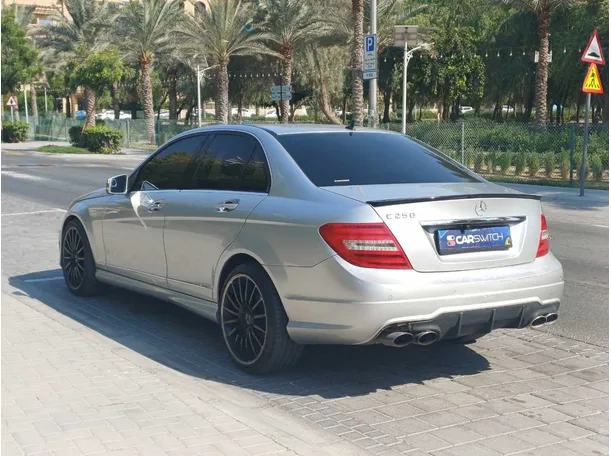 Car image 7