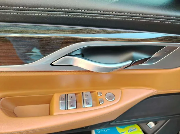 Car image 43
