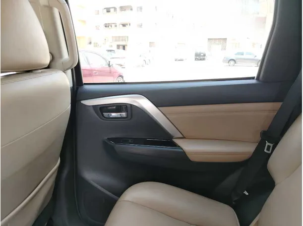 Car image 35