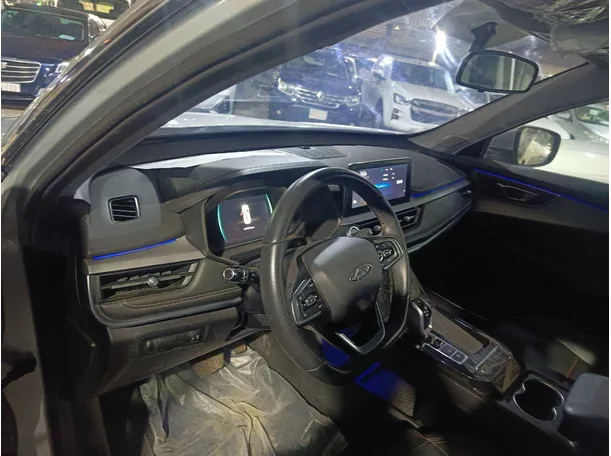 Car image 8