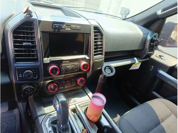 Car image 26