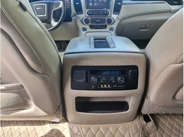 Car image 24