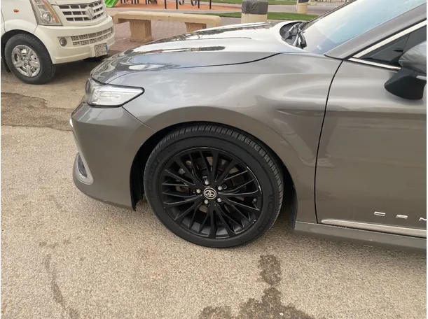Car image 9