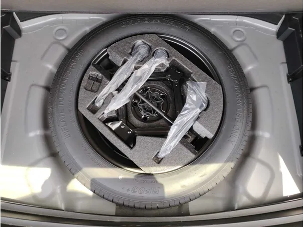 Car image 39