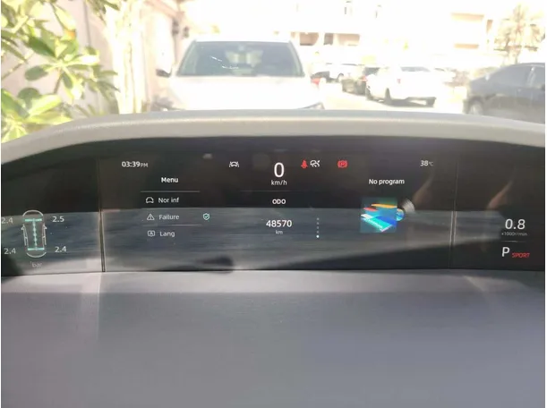 Car image 30