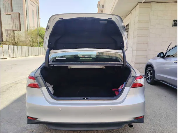 Car image 23
