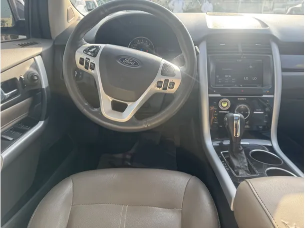 Car image 16