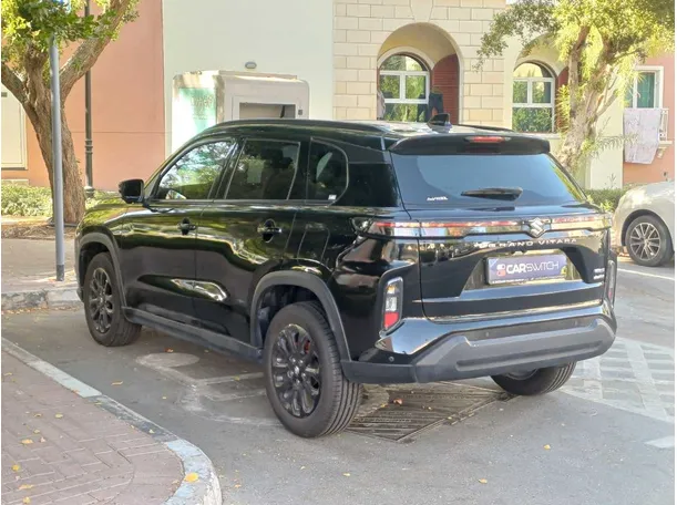 Car image 7