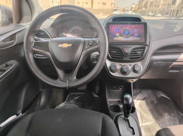 Car image 19