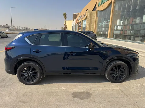 Car image 4