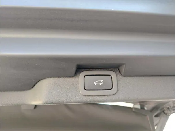 Car image 35
