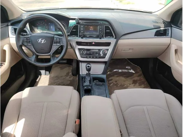 Car image 20