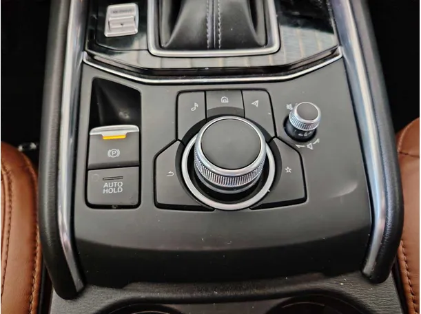 Car image 30